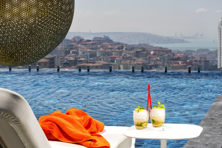 İstanbul’un En “Cool” Havuzu Ukiyo’da Serin Bir Yaz